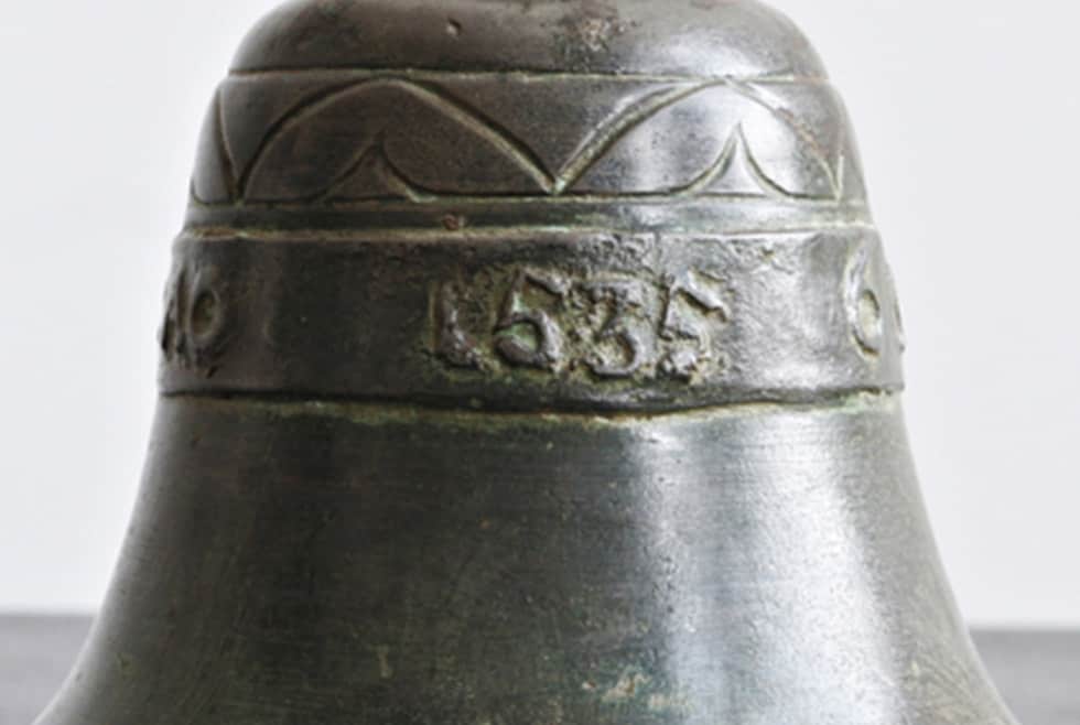bell-bronze-detail