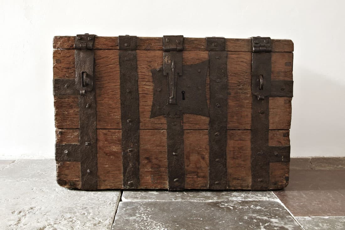 strongbox-oak-15th-century