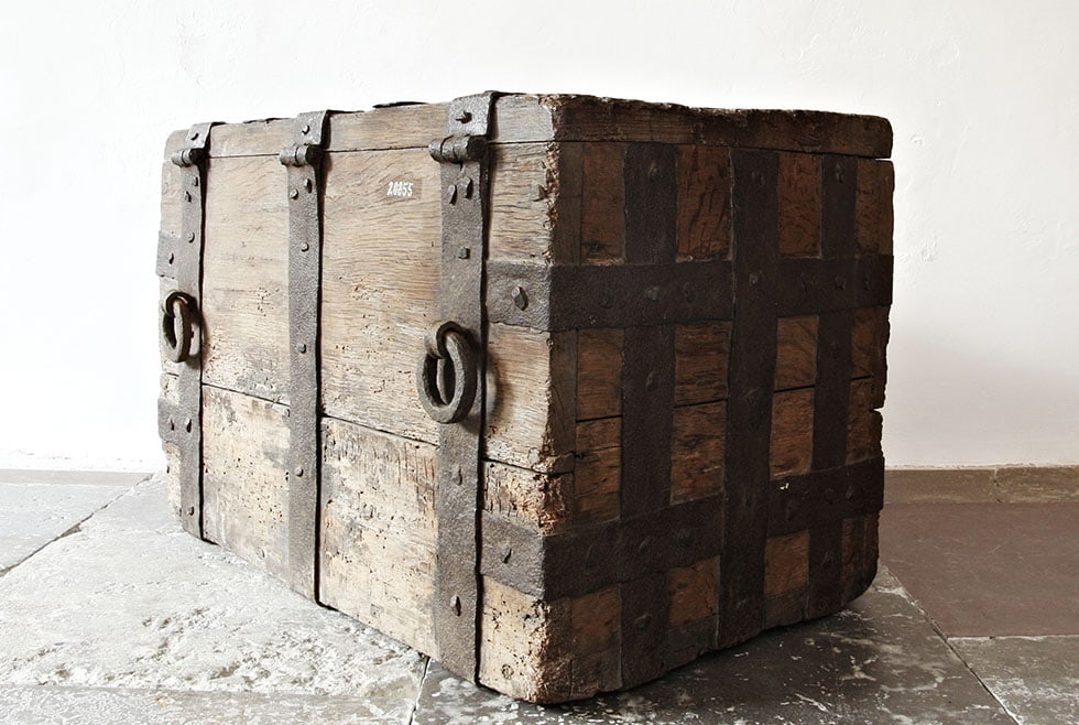 strongbox-oak-side